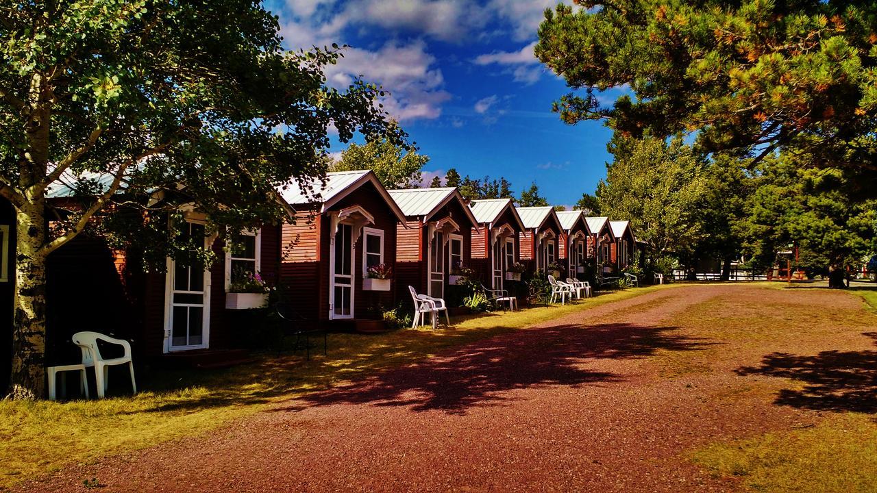East Glacier Motel & Cabins East Glacier Park Village Eksteriør bilde